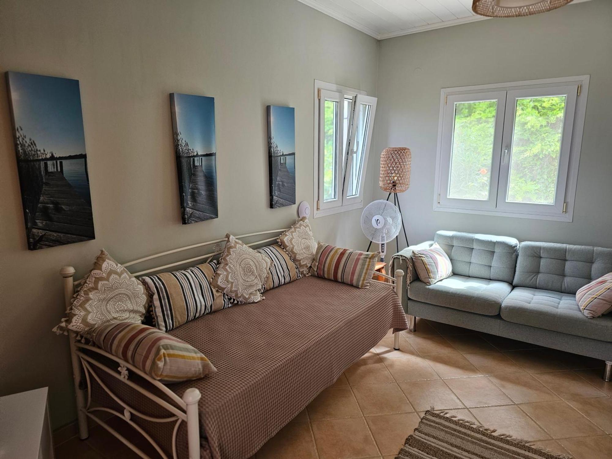 Armonia A & B Villa Kavvadades